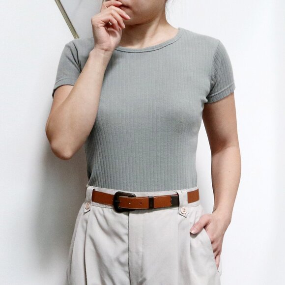 Dusty Sage Green Ribbed Tee 🐌 SMART SET - Picture 3 of 6